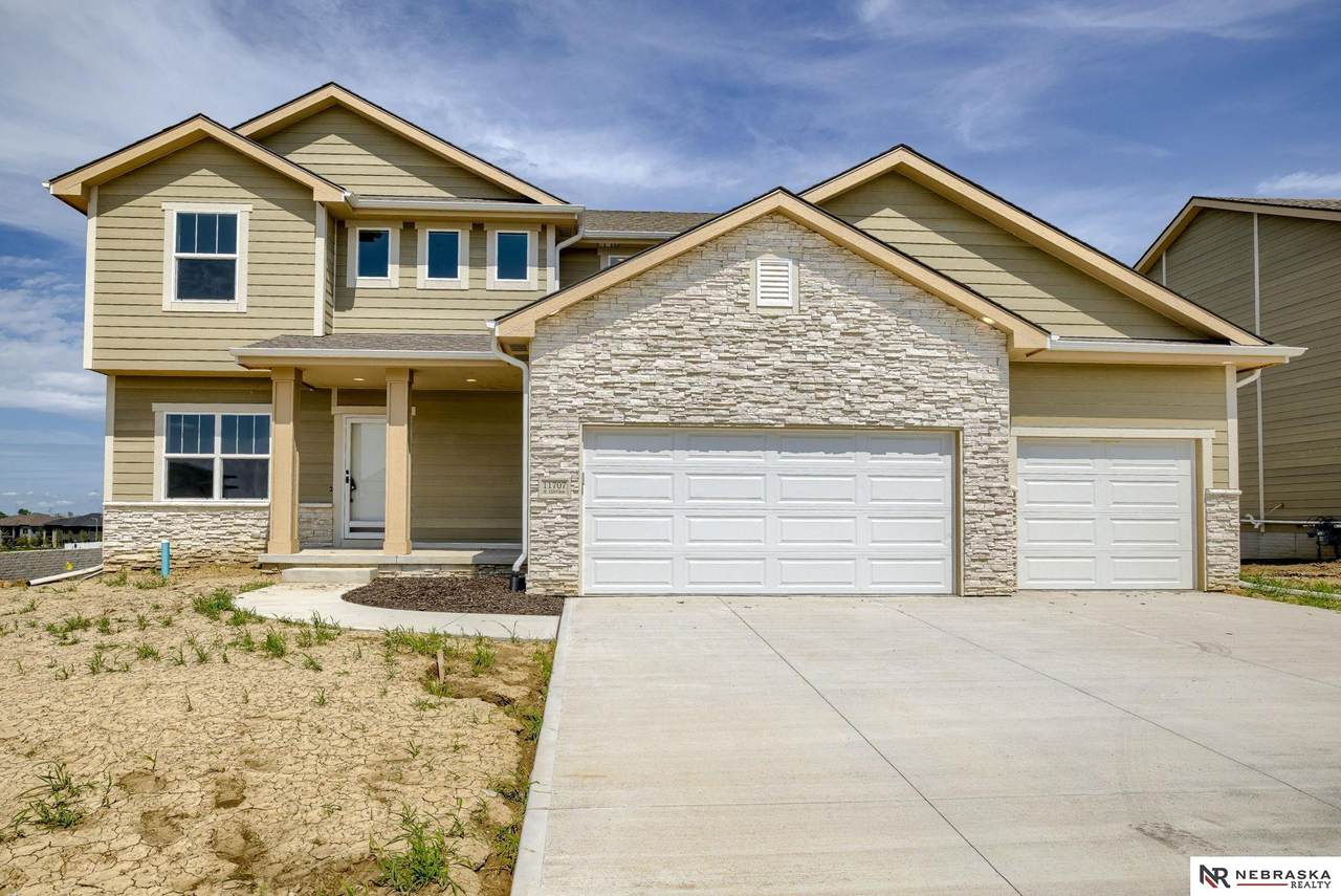 11707 123rd Avenue - Photo 1