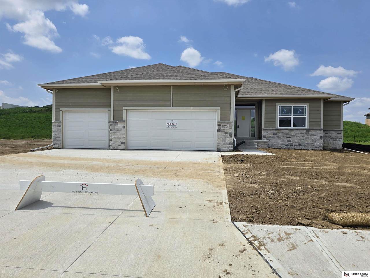 11006 159 Avenue - Photo 1