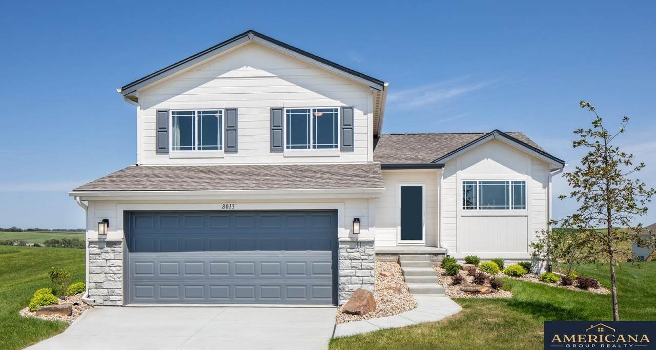 8227 175 Street - Photo 1