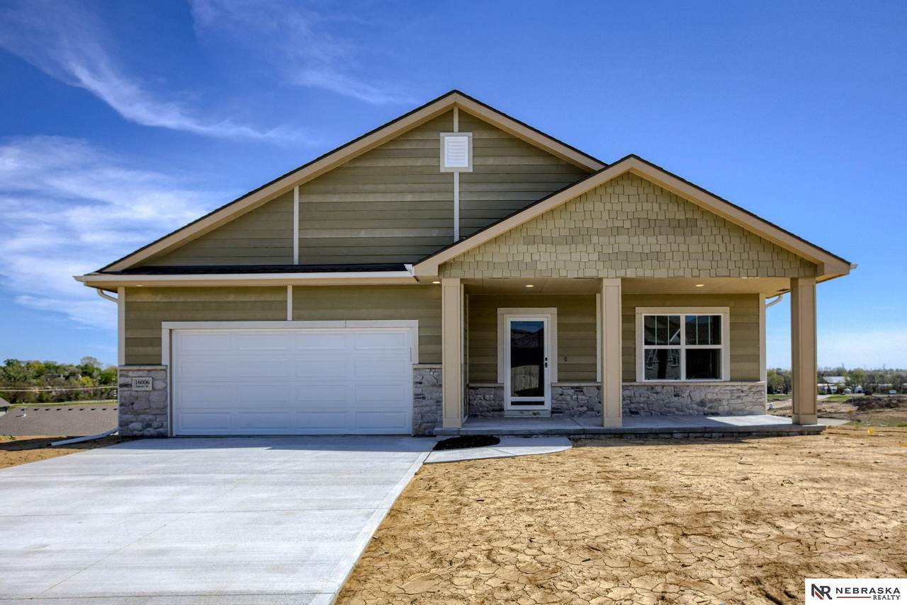 16006 Daniel Street - Photo 1