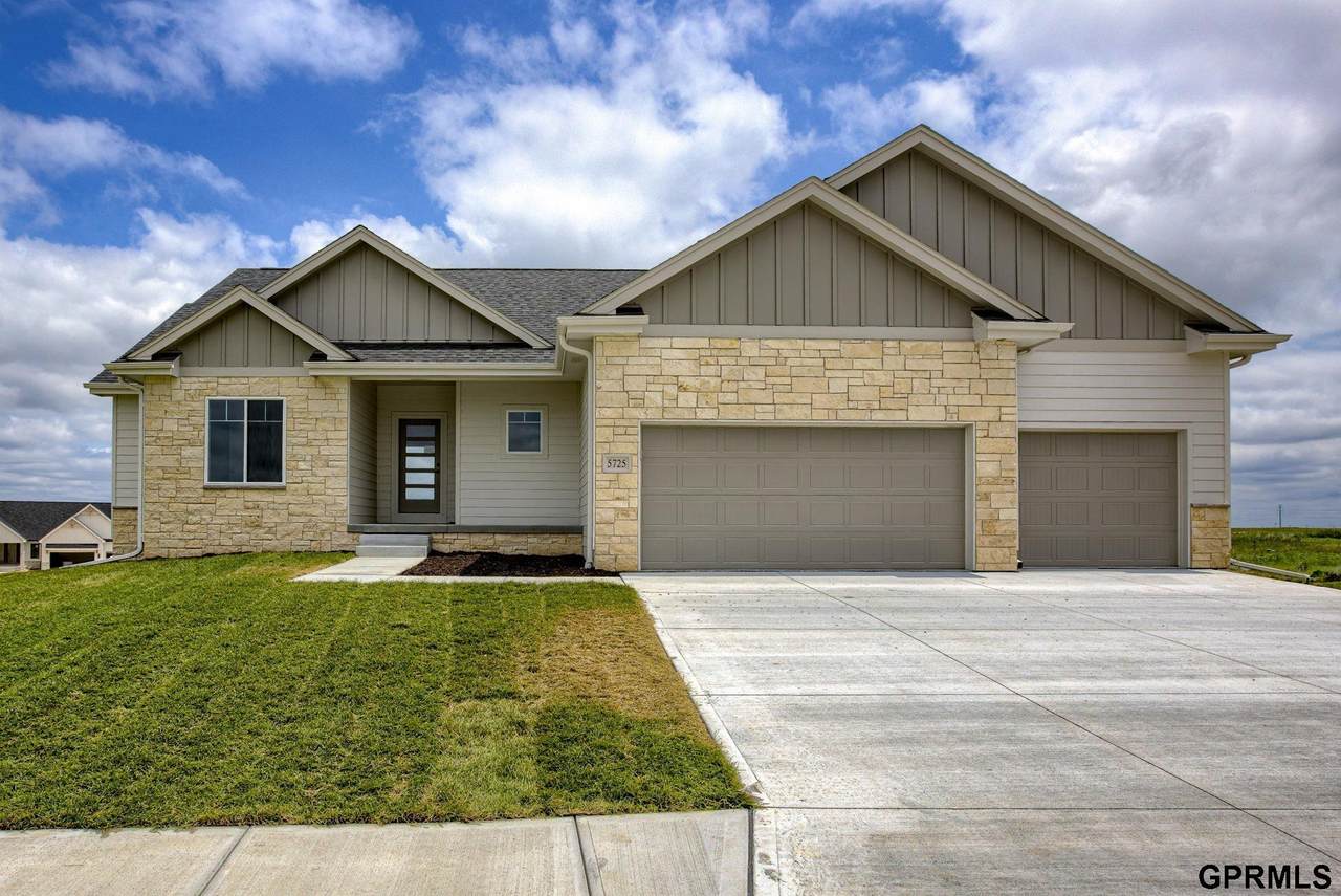5725 196 Street - Photo 1