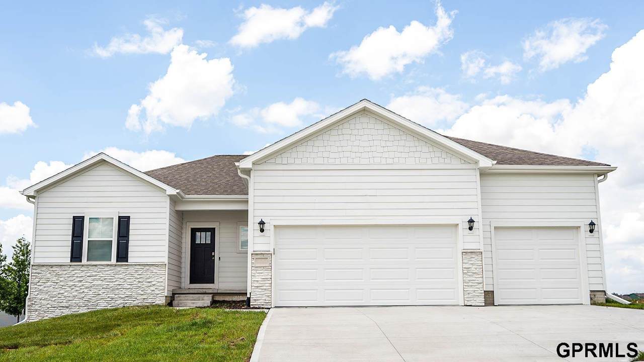 12314 204th Avenue - Photo 1
