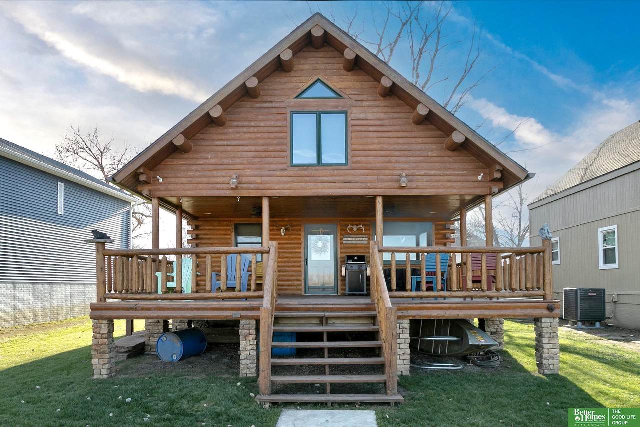 4856 Lakeshore Drive - Photo 1