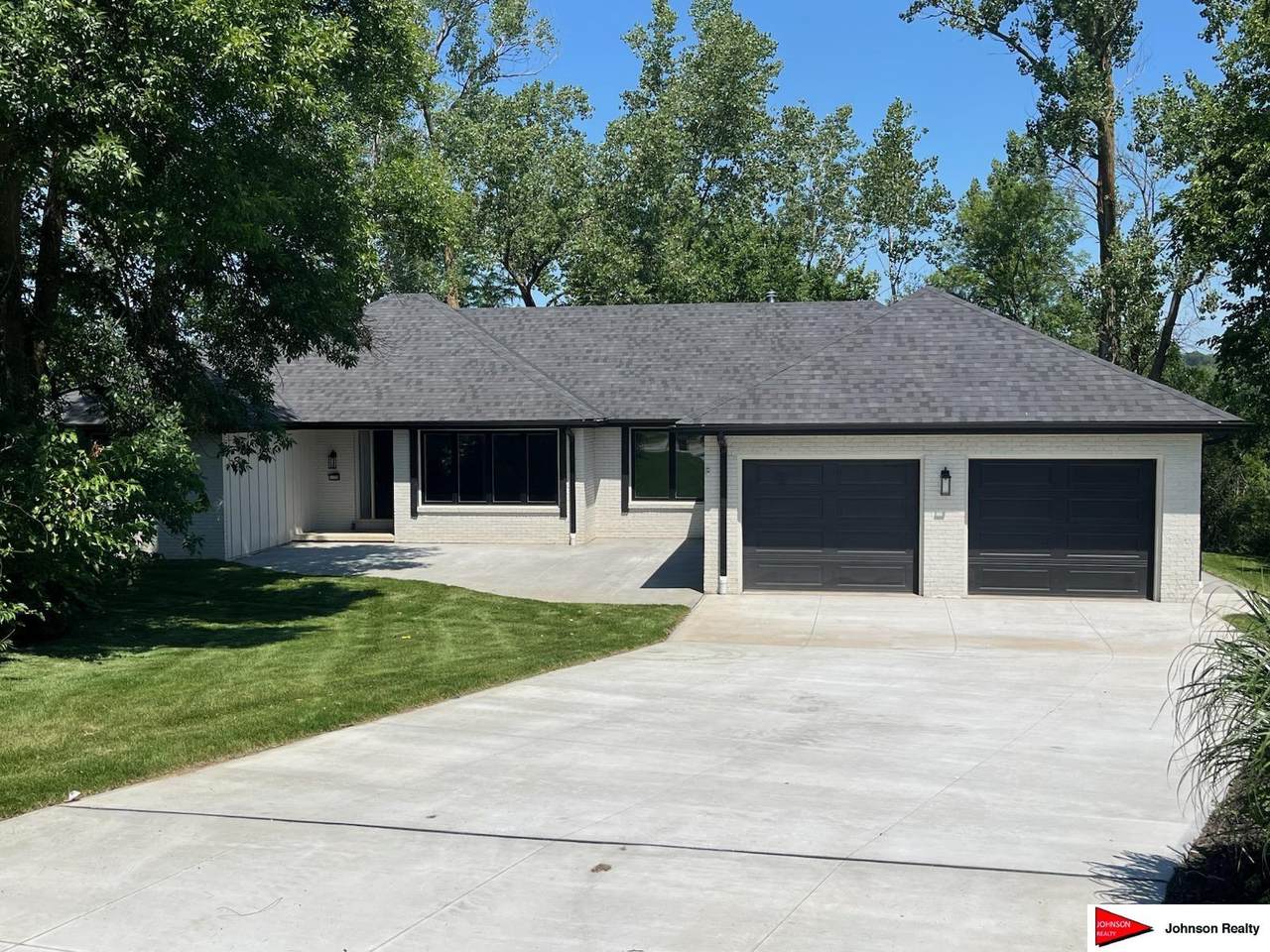 11228 61 Circle - Photo 1
