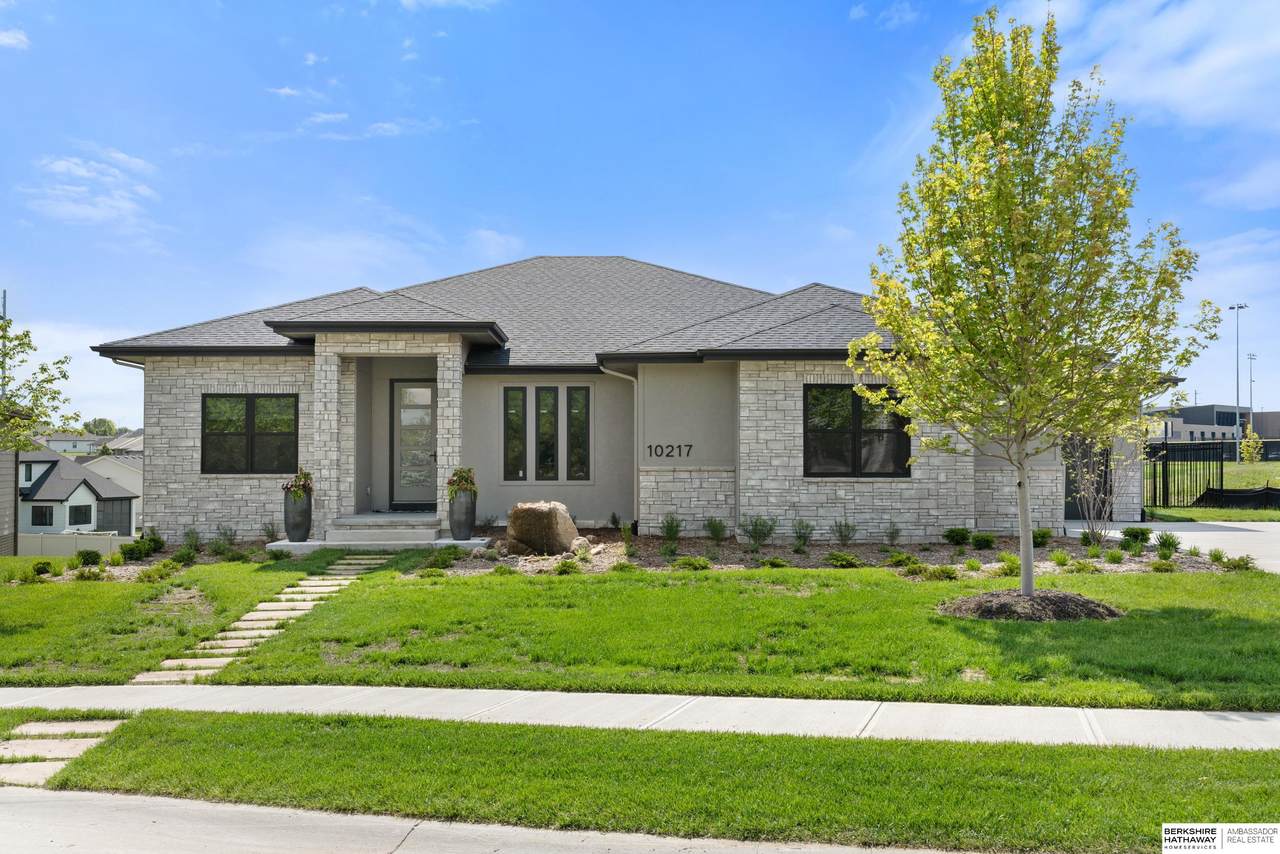 10217 183rd Avenue Circle - Photo 1
