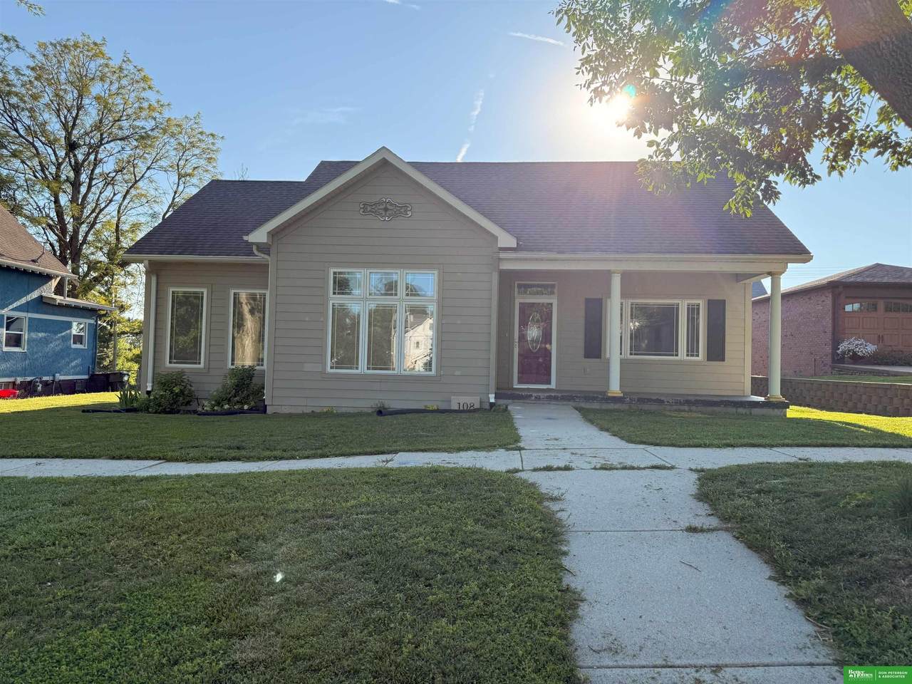 108 Thomas Avenue - Photo 1