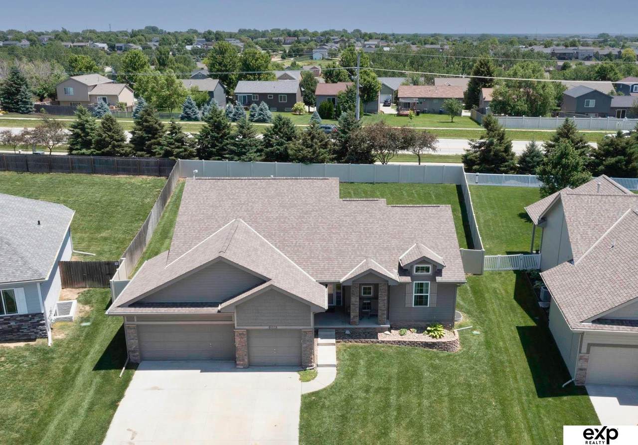 6015 193rd Street - Photo 1