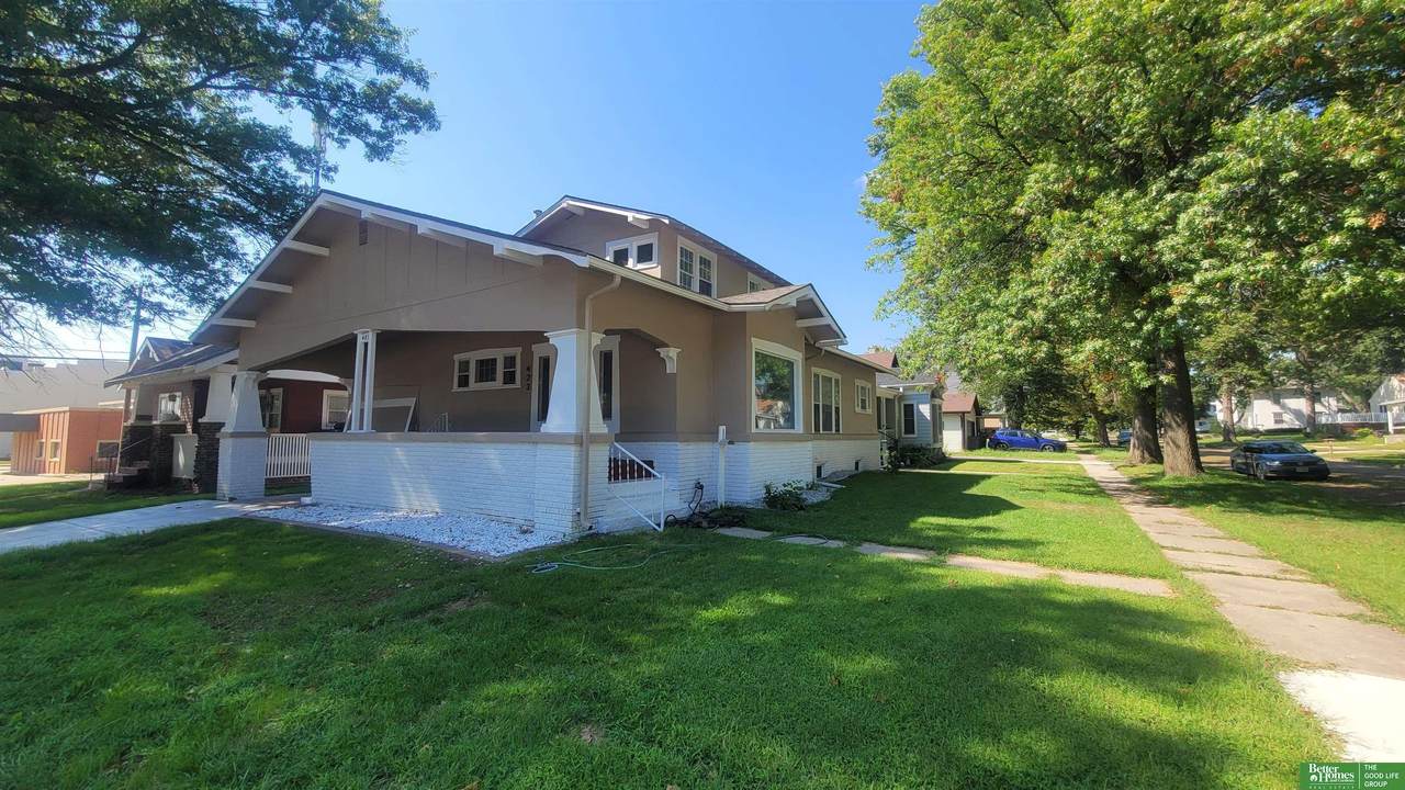 423 6th Street - Photo 1