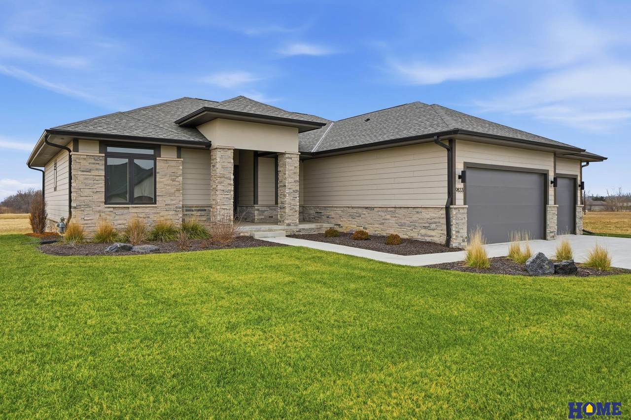 9833 42nd Street - Photo 1