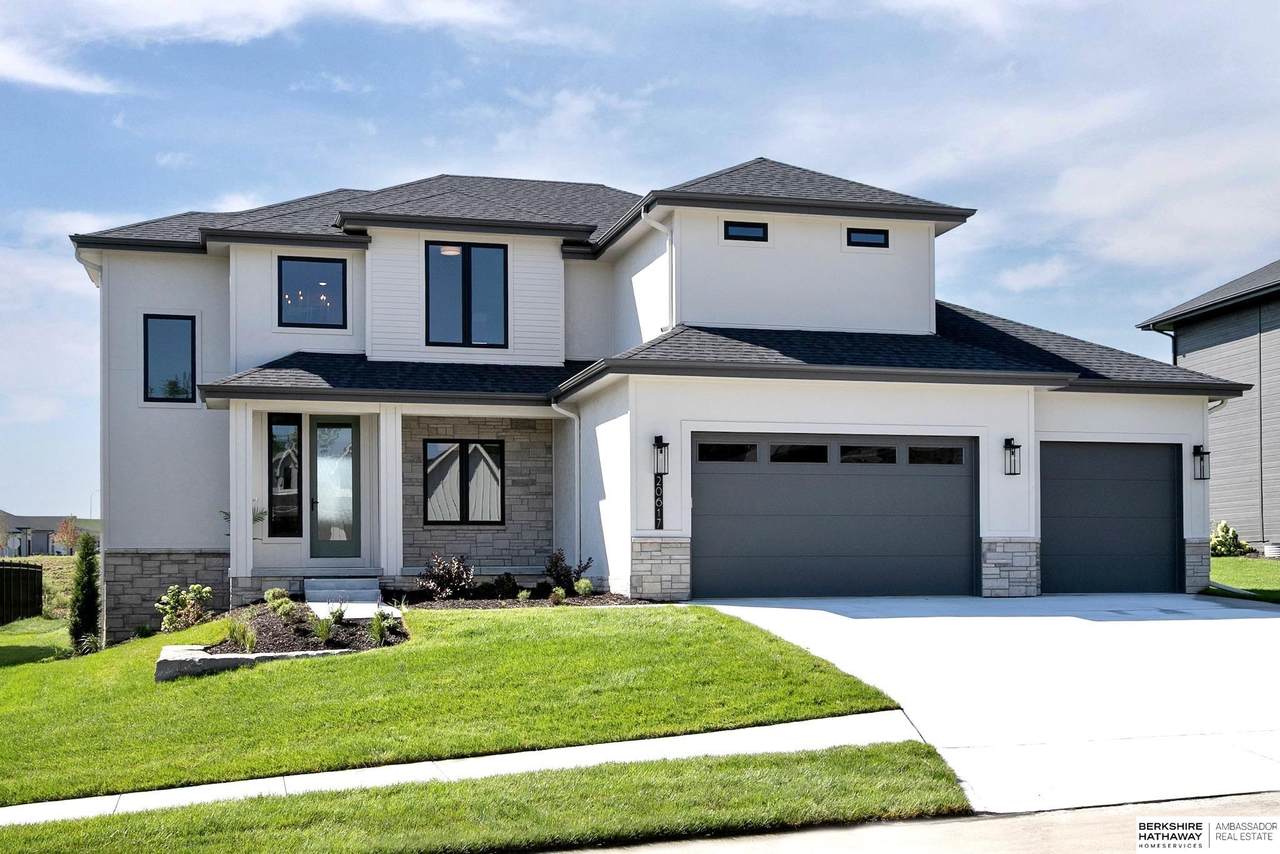 20617 Hartman Avenue - Photo 1