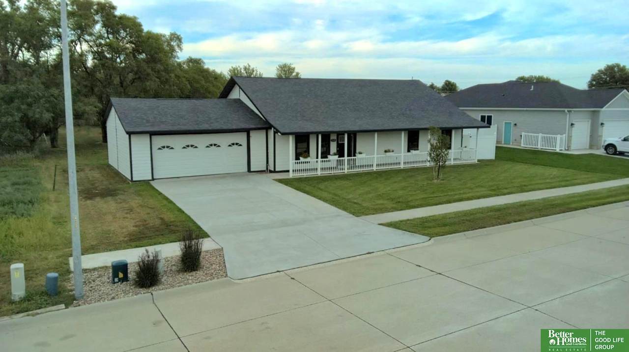 1115 Vista Way - Photo 1