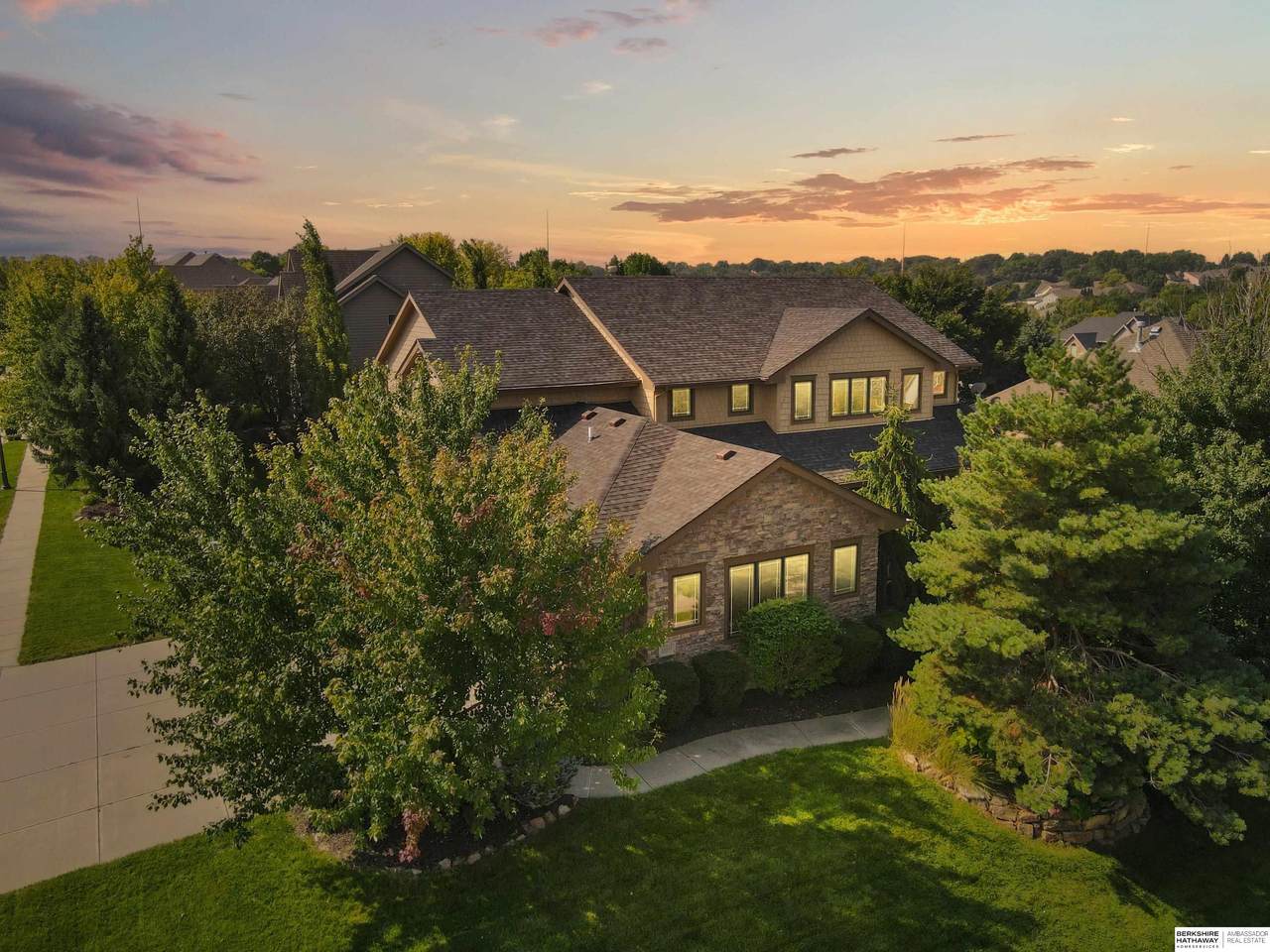 18107 Leavenworth Street - Photo 1