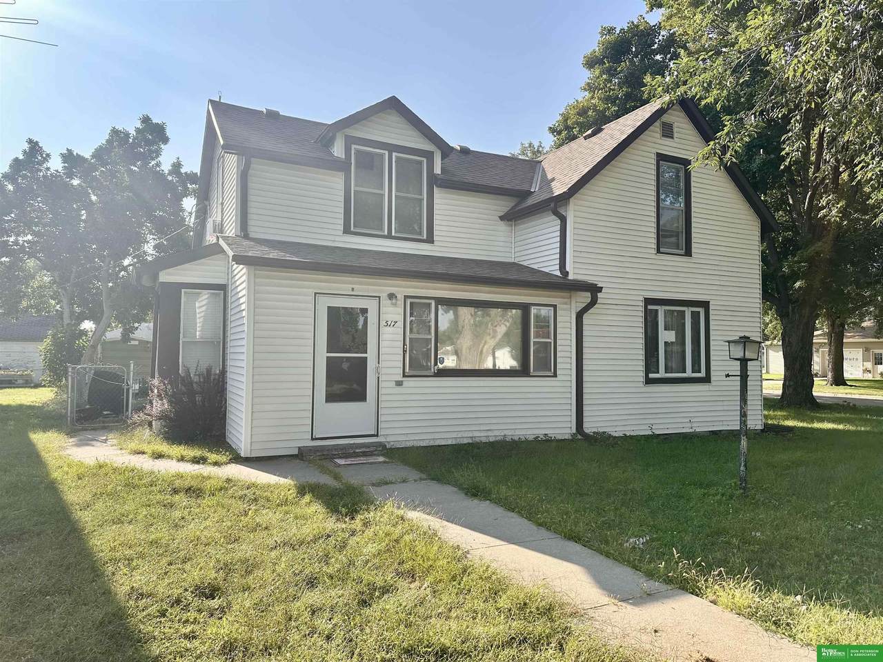 517 6th Street - Photo 1