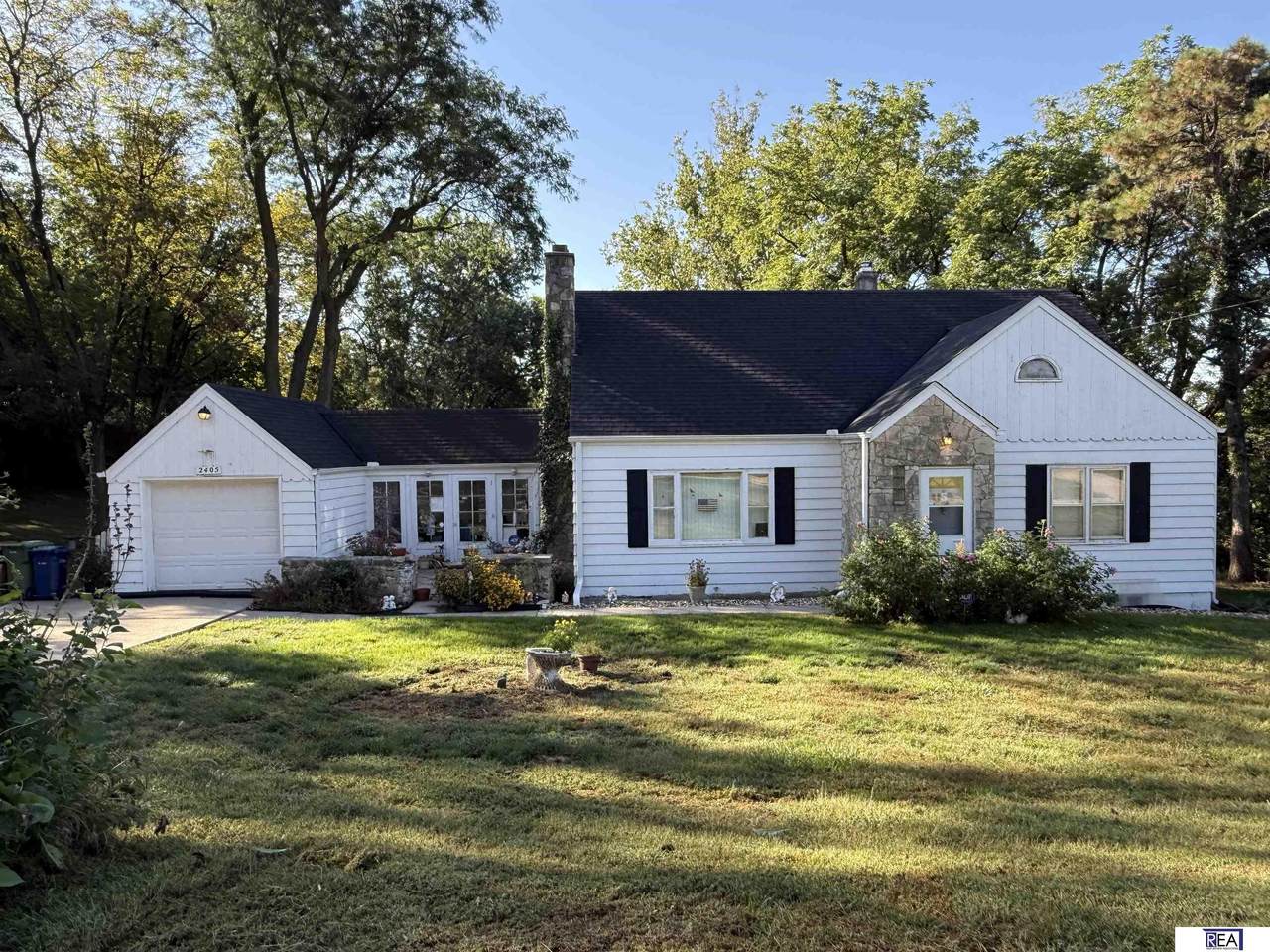 2405 Sidney Street - Photo 1