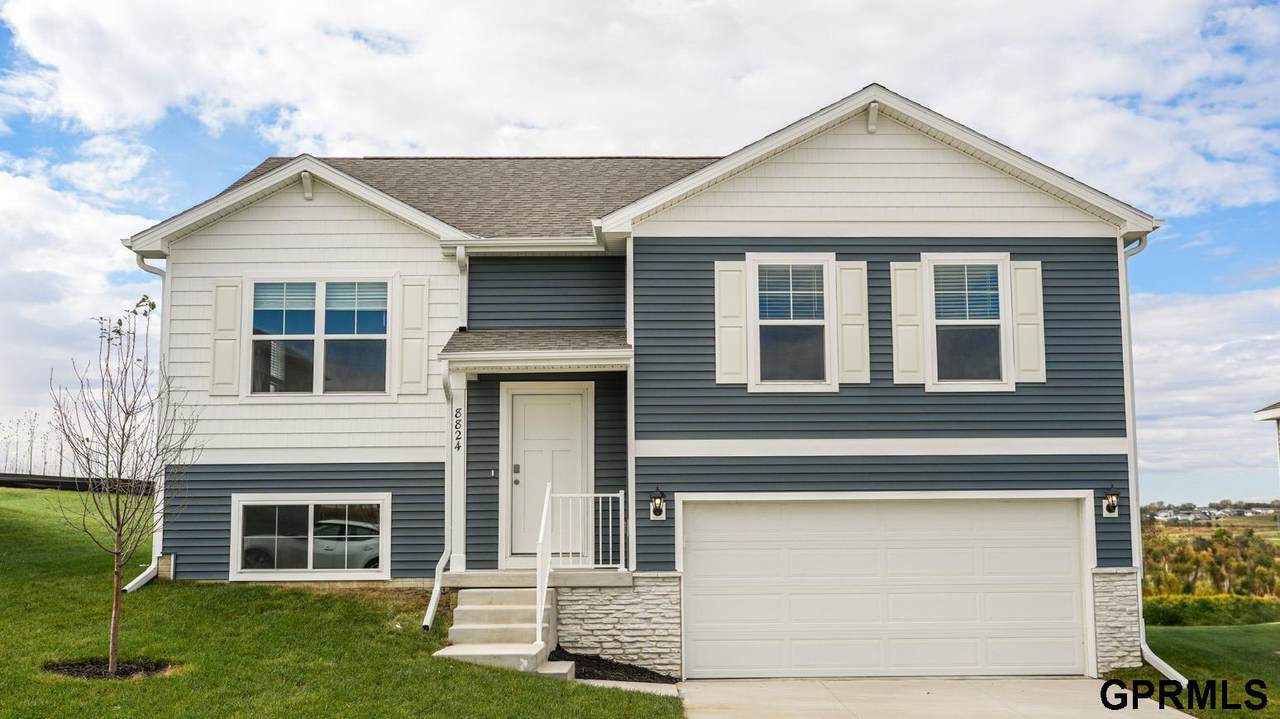 18507 Greenfield Street - Photo 1