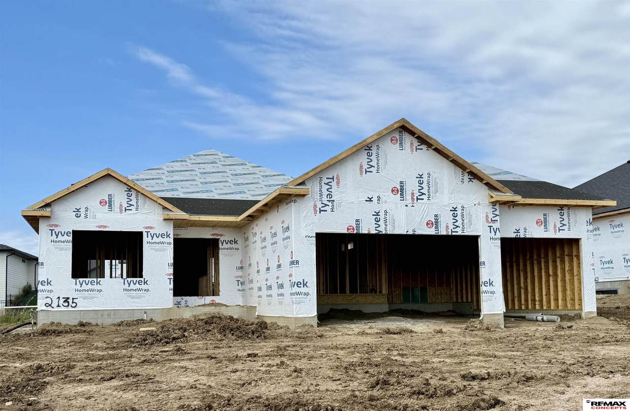 2135 95 Street - Photo 1