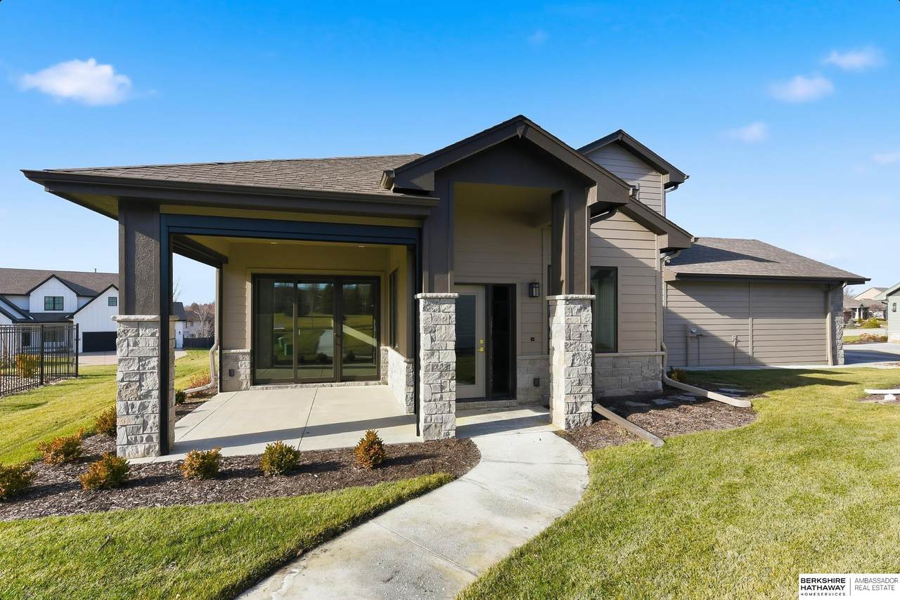 2302 176th Court - Photo 1