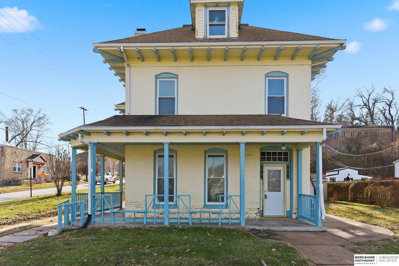 701 Avenue A - Photo 1