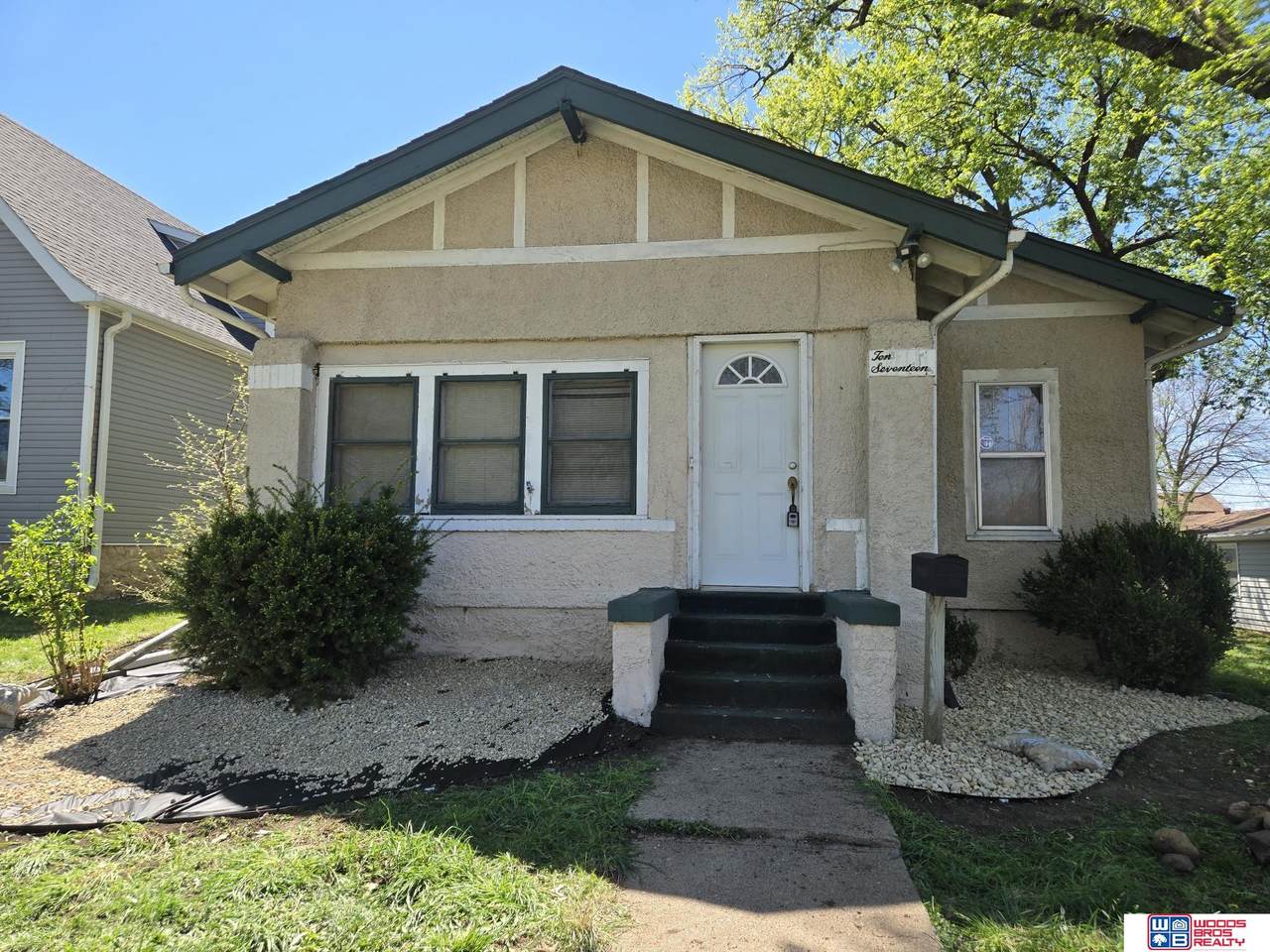 1017 Ella Street - Photo 1