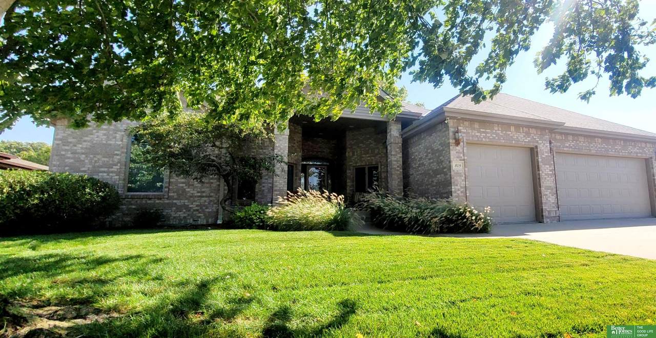 819 Country Club Avenue - Photo 1