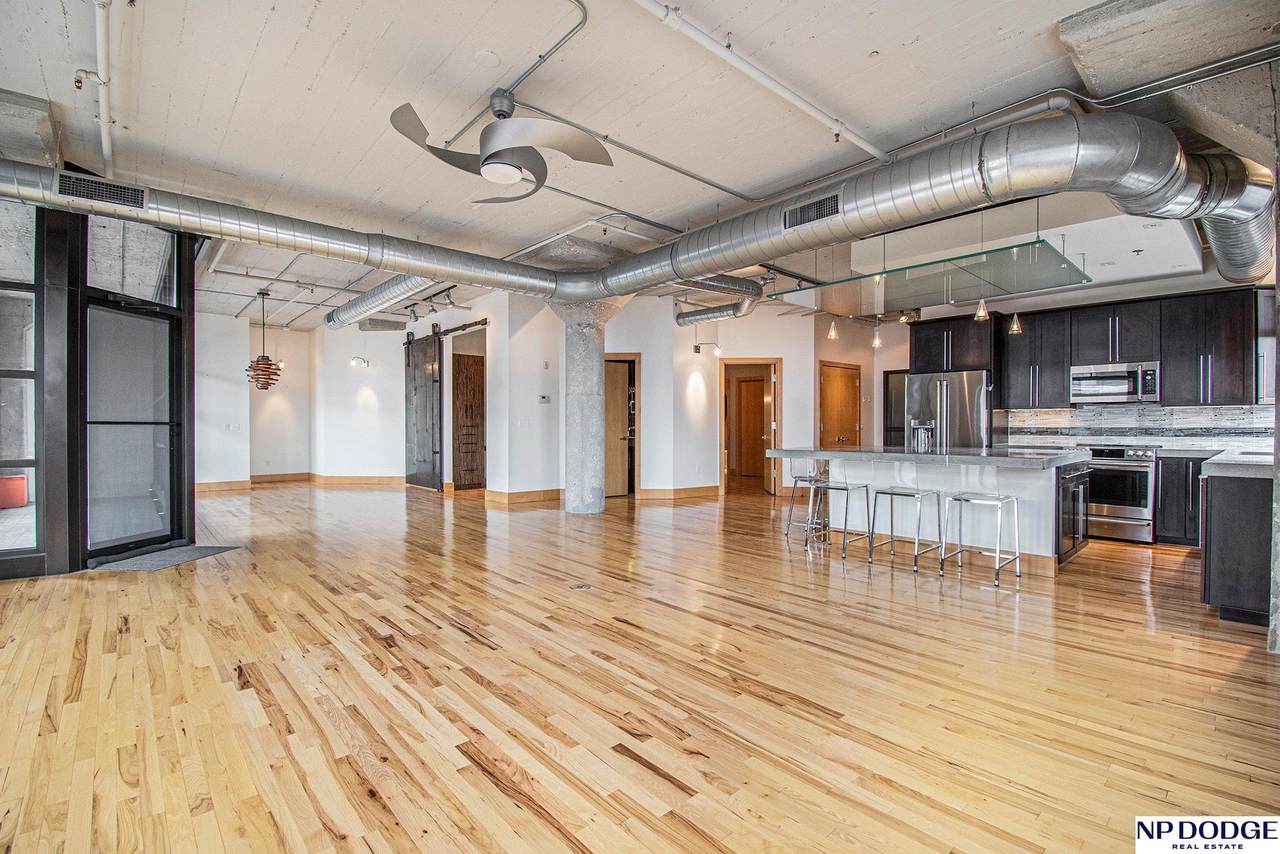 902 Dodge Street - Photo 1