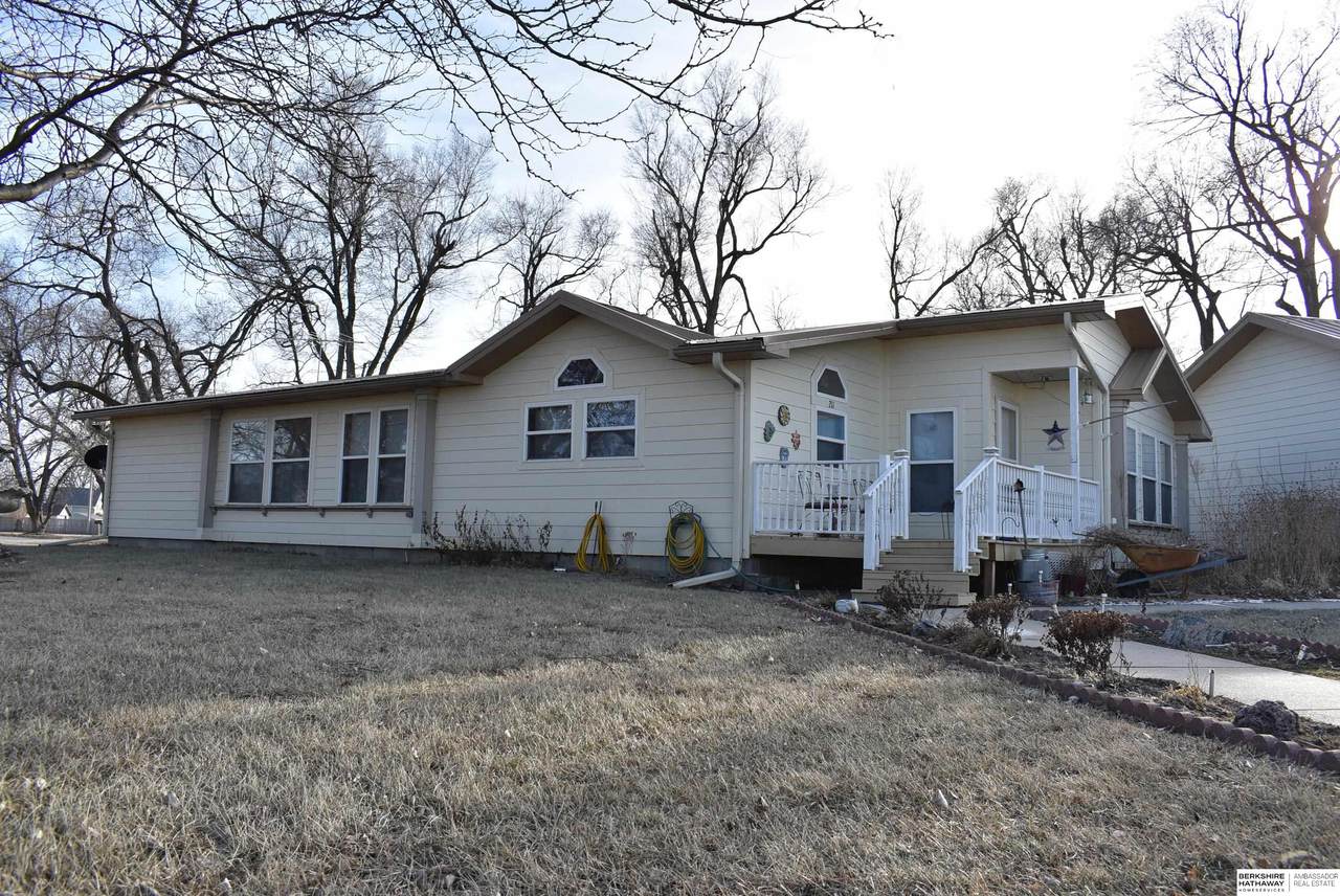 211 14th Street - Photo 1