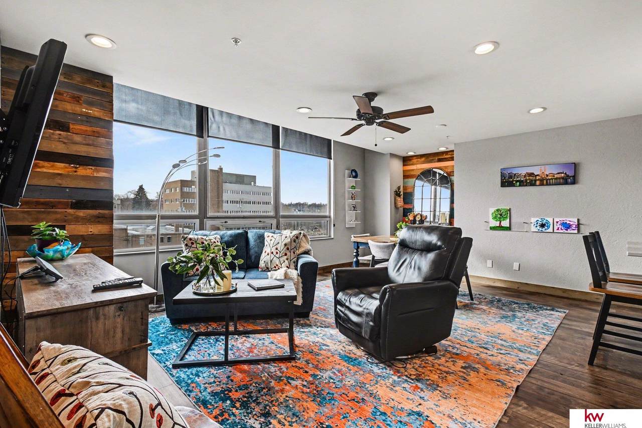 3000 Farnam Street - Photo 1