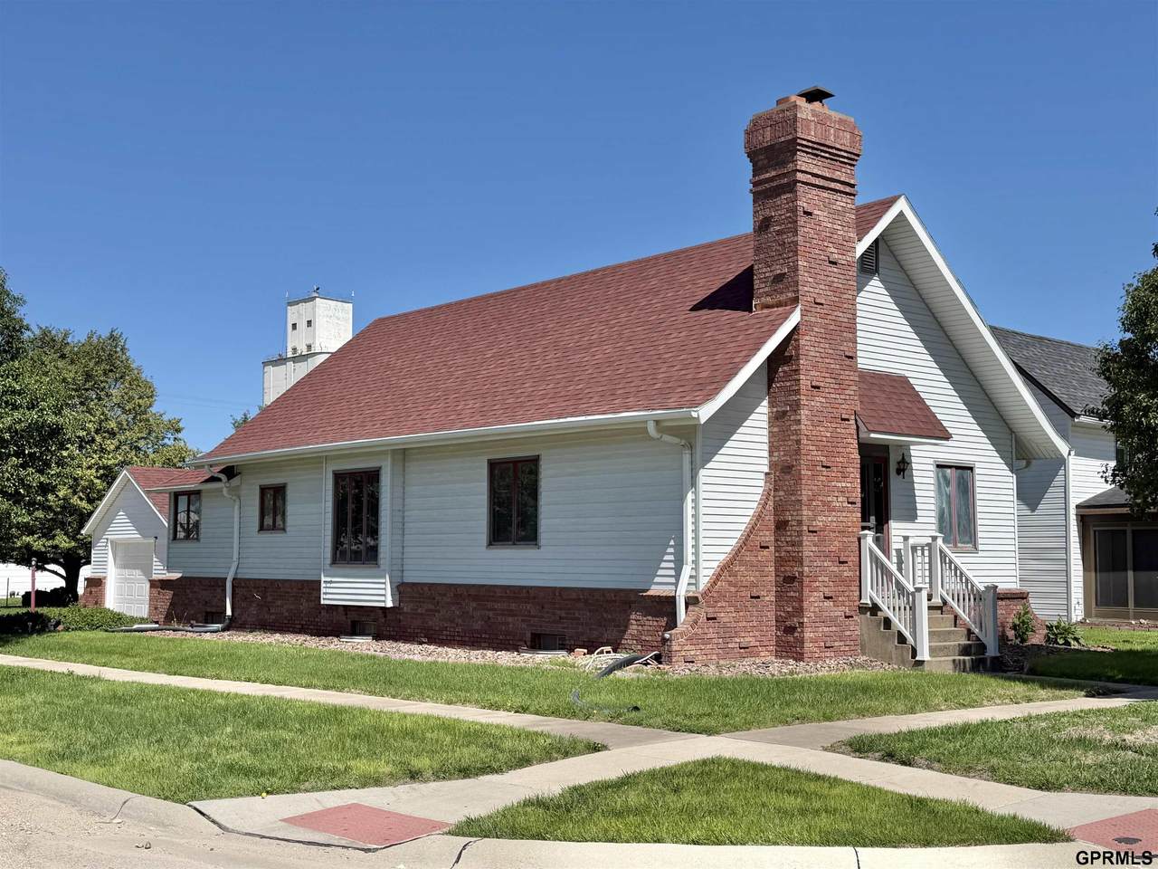 475 9th Avenue - Photo 1