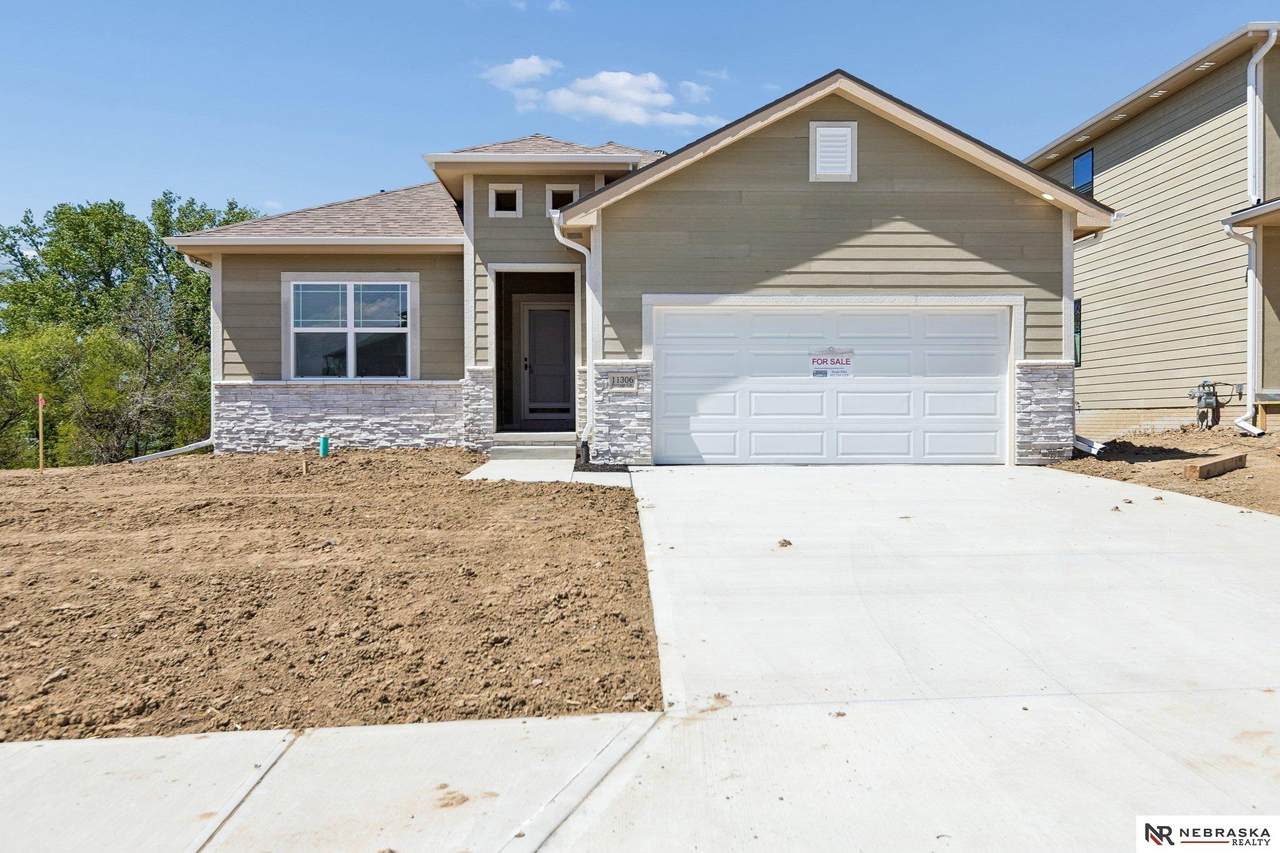 11306 Portage Circle - Photo 1