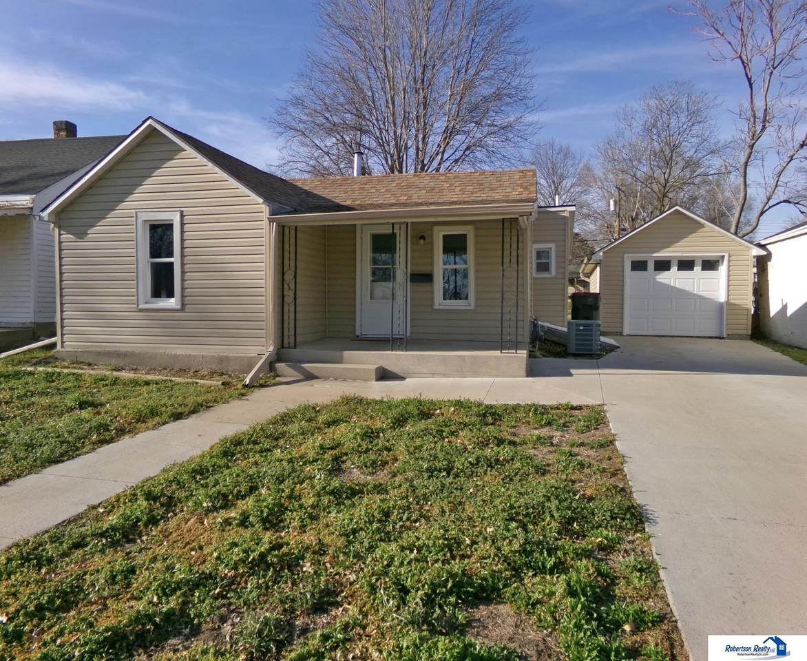 1118 Bell Street - Photo 1