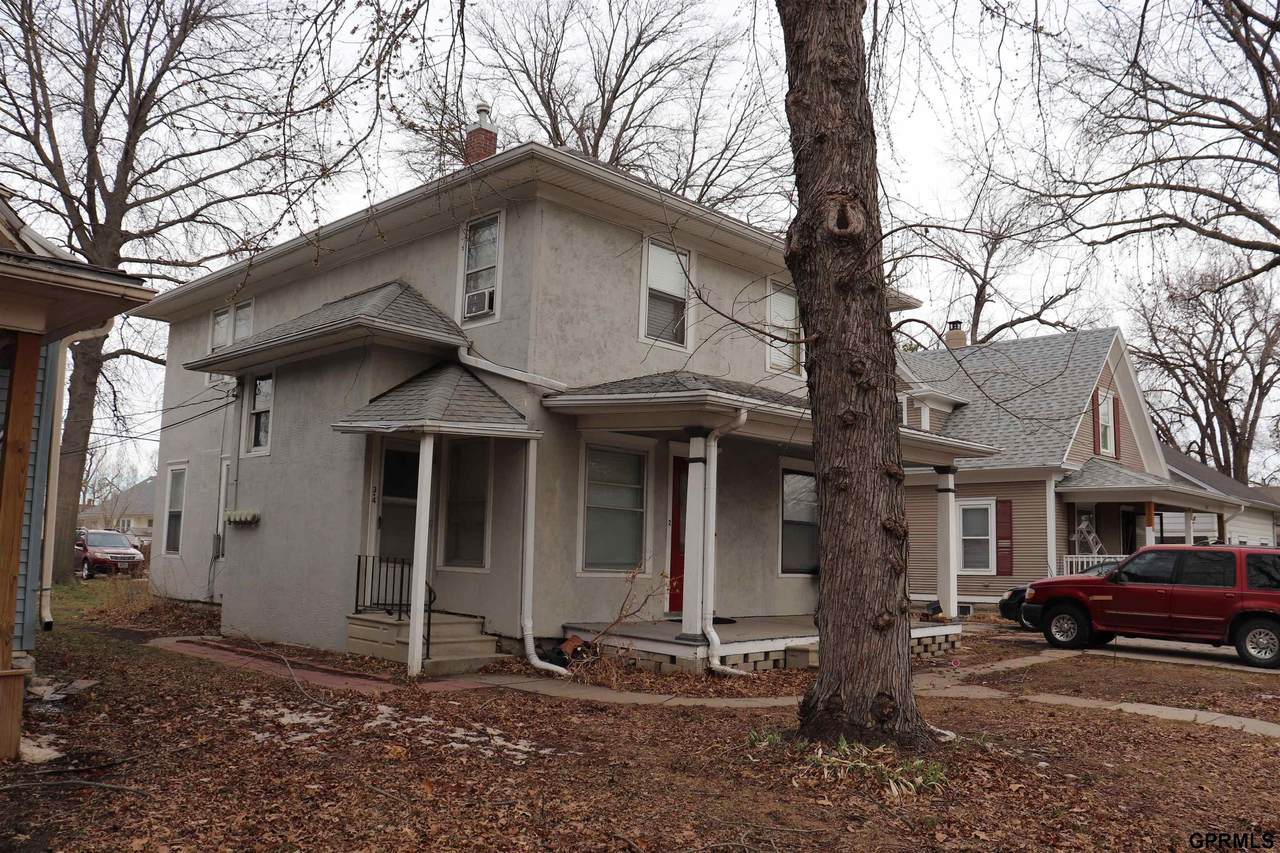 1535 32 Street - Photo 1
