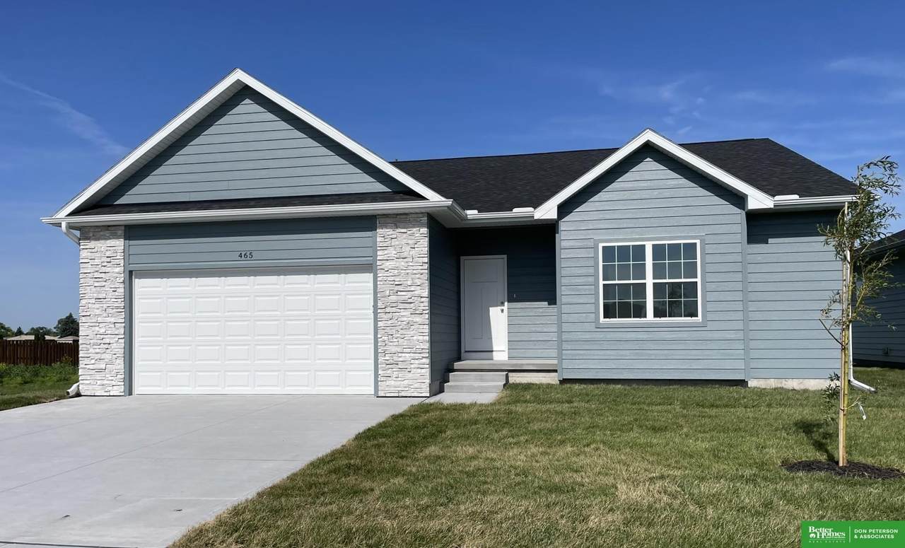 465 Thornbird Drive - Photo 1