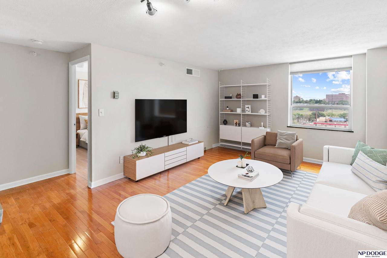 105 31 Avenue - Photo 1