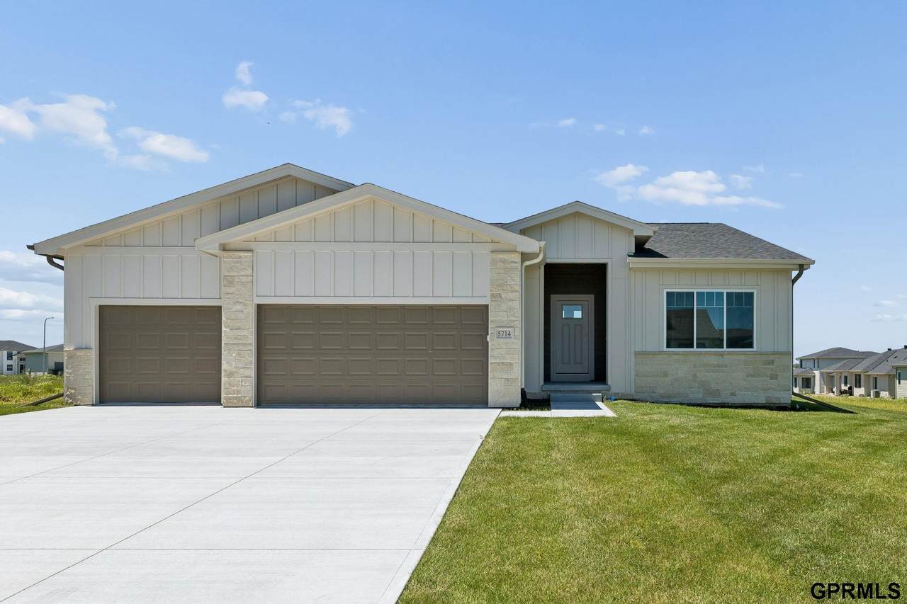 5714 Kestrel Parkway - Photo 1