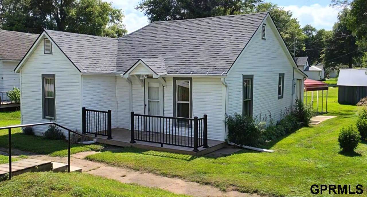 602 Howland Street - Photo 1
