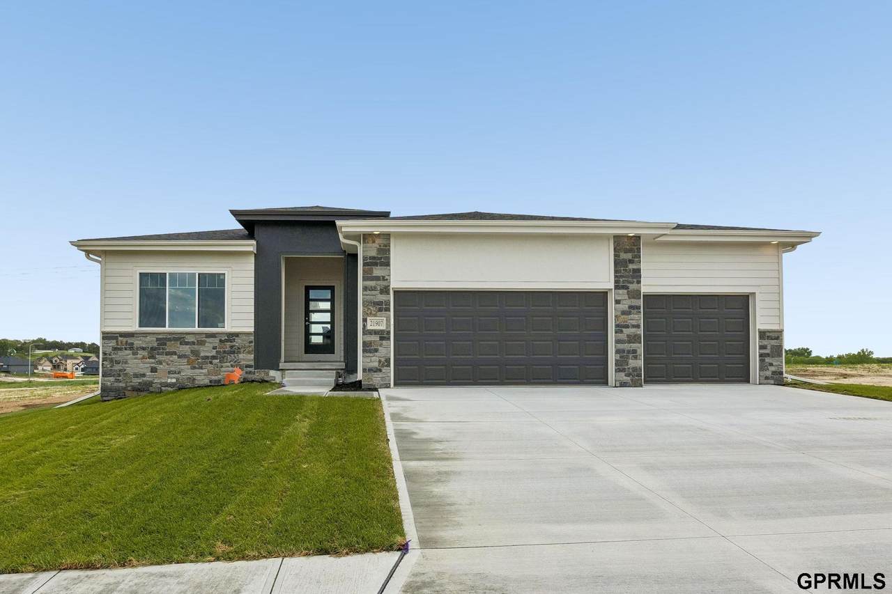 21907 Mcclellan Drive - Photo 1