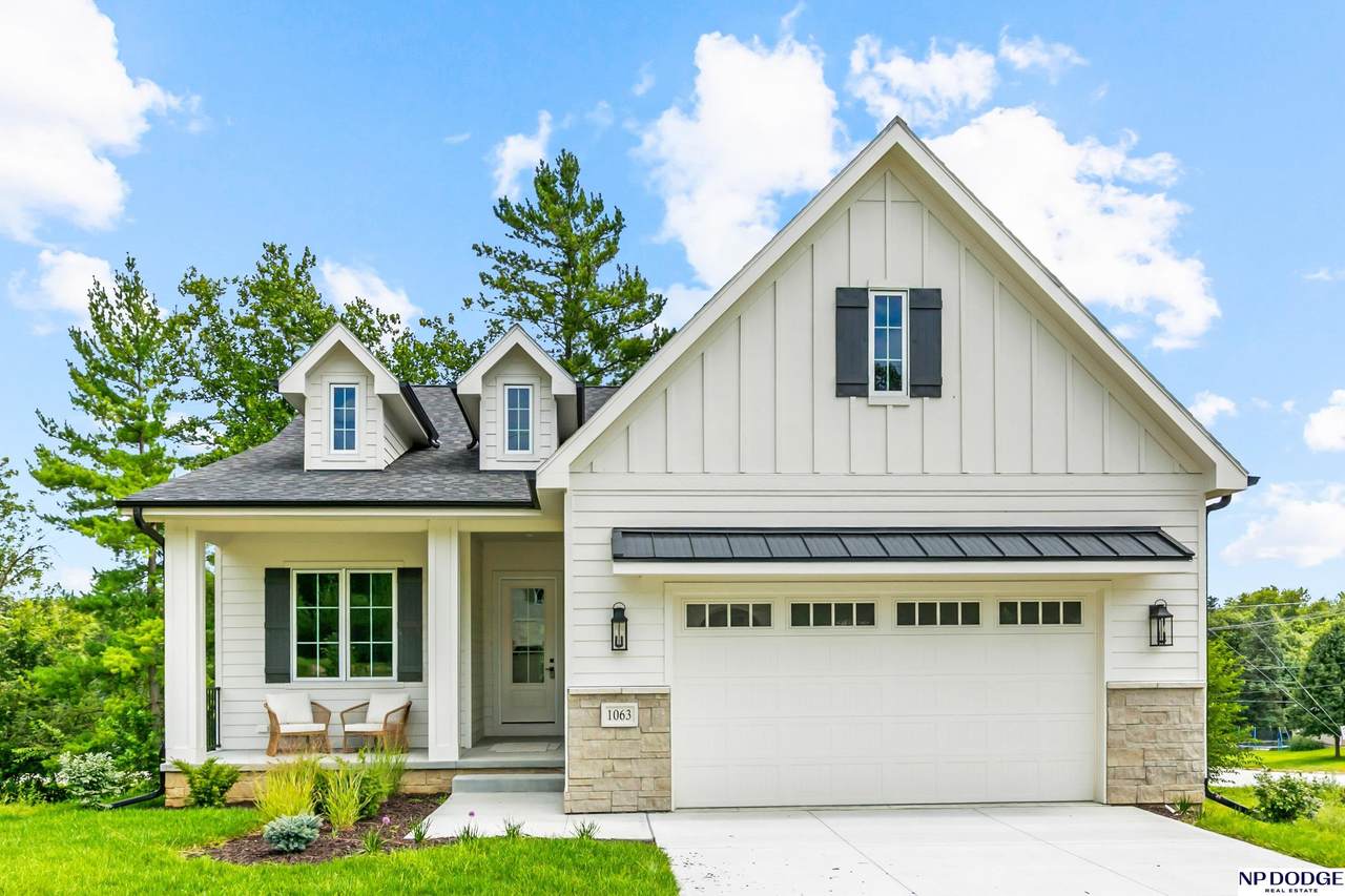 1063 93rd Court Circle - Photo 1