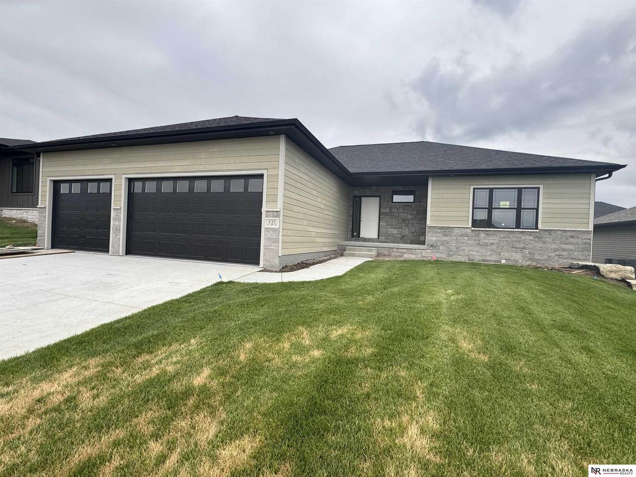 535 108th Street - Photo 1