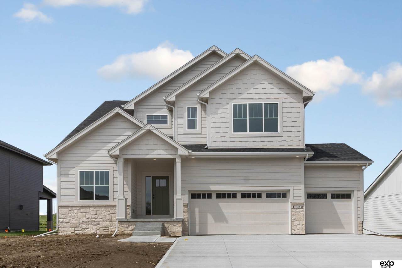 10010 184th Street - Photo 1