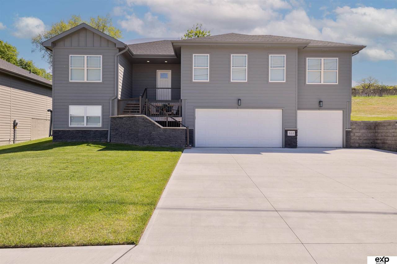 513 13th Avenue - Photo 1