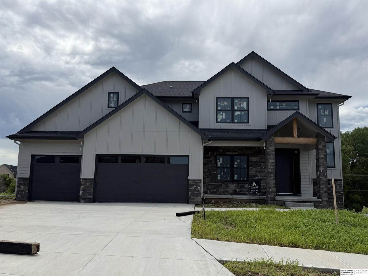21801 Parkview Drive - Photo 1