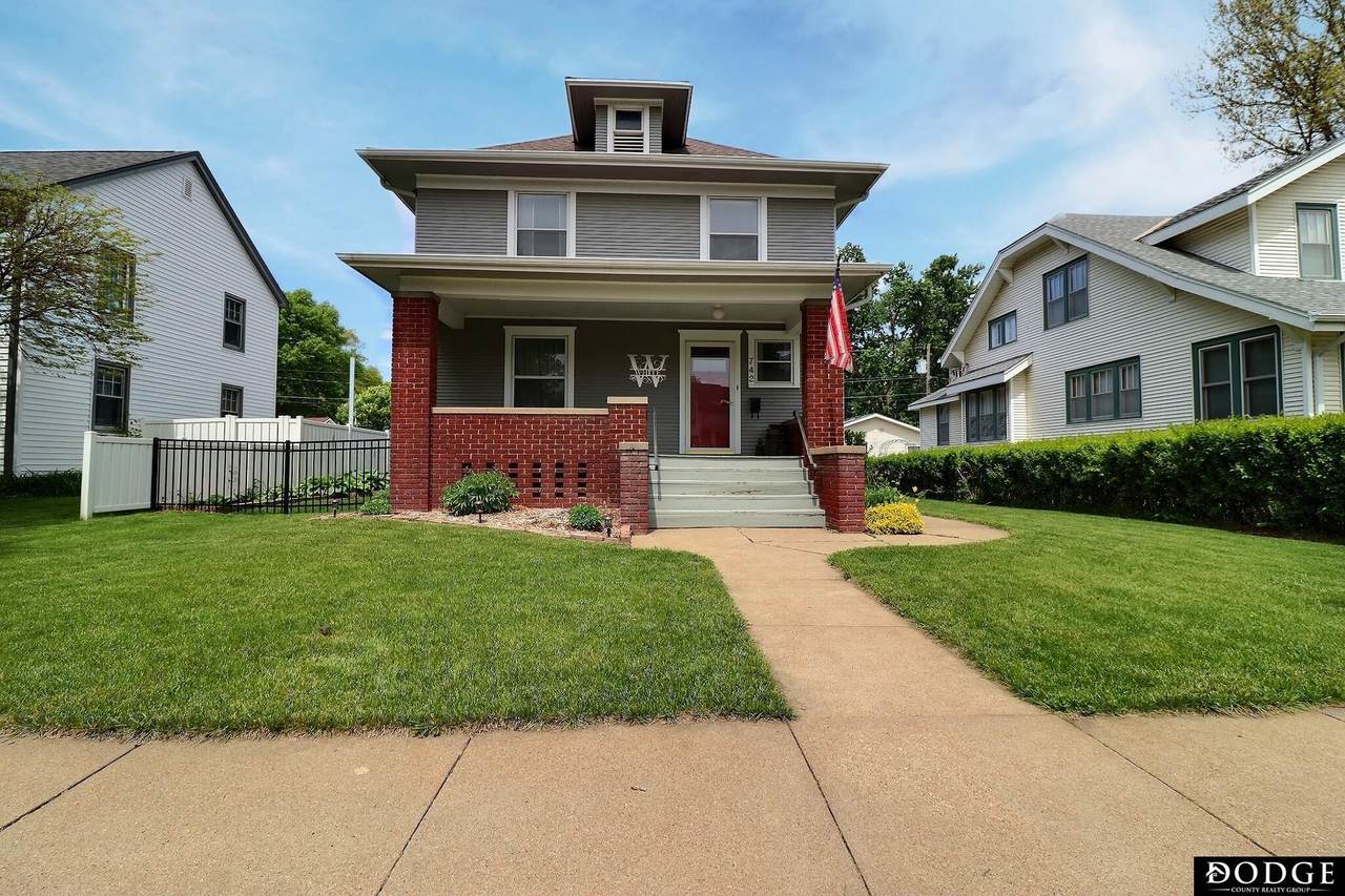 742 4th Street - Photo 1