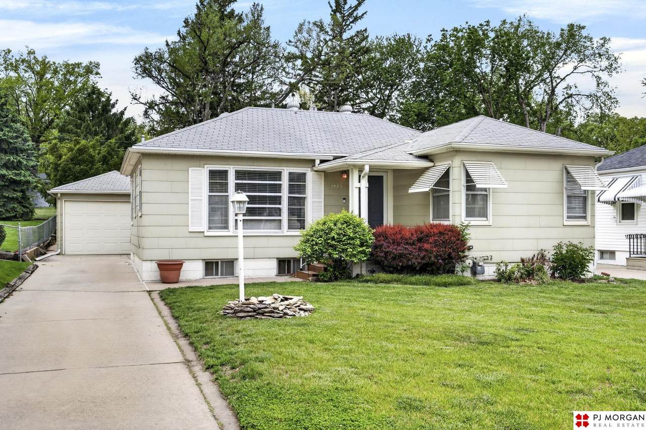 2925 44th Street - Photo 1
