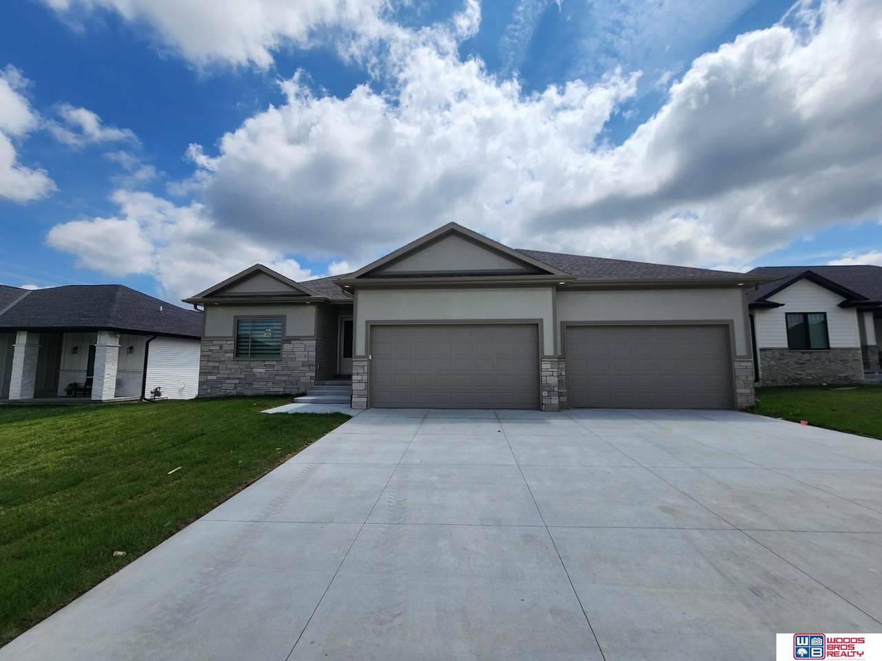 602 107th Street - Photo 1