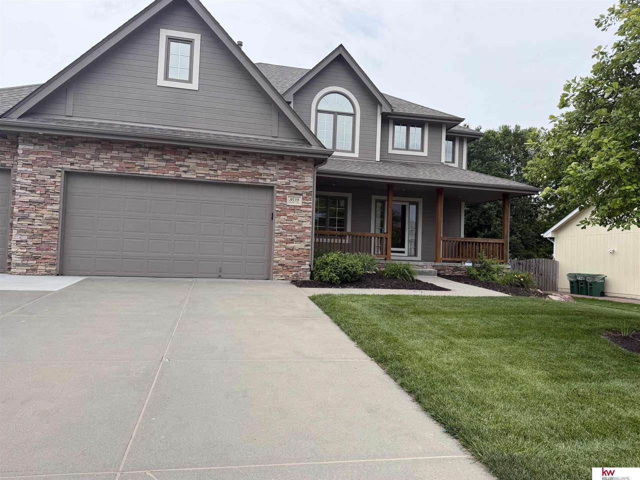 8539 98 Circle - Photo 1