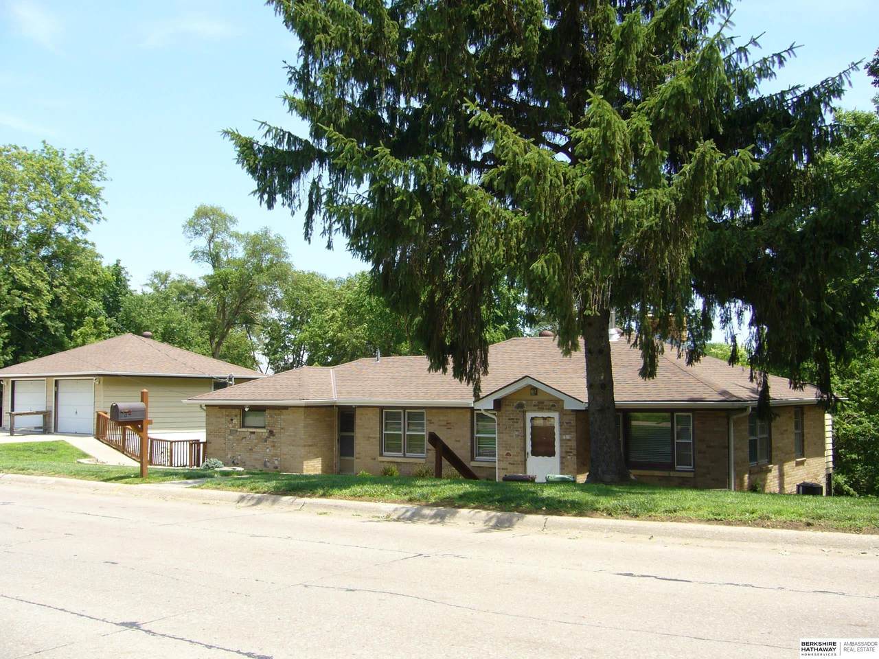 707 Bellevue Boulevard - Photo 1