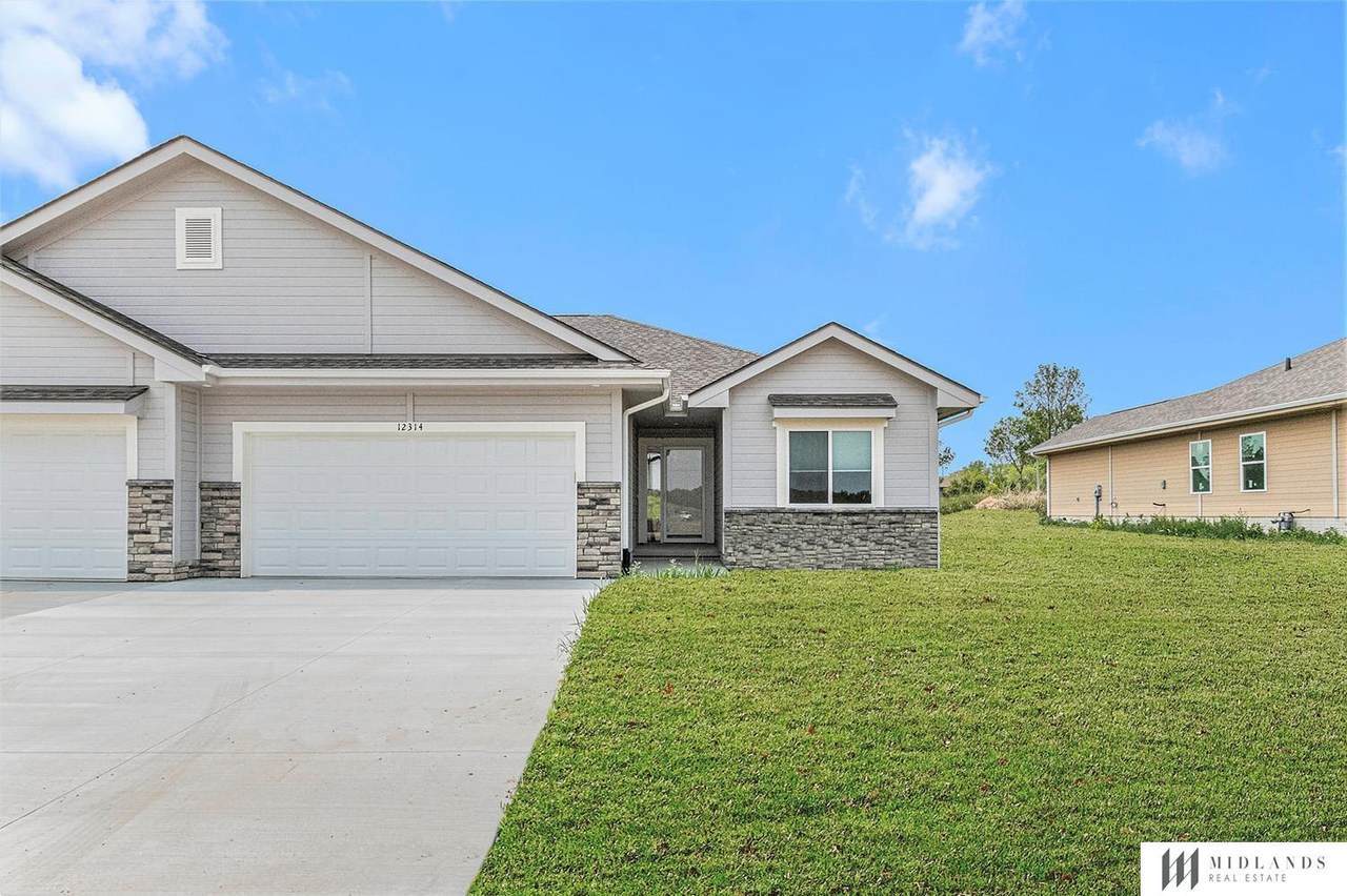 12314 149 Circle - Photo 1