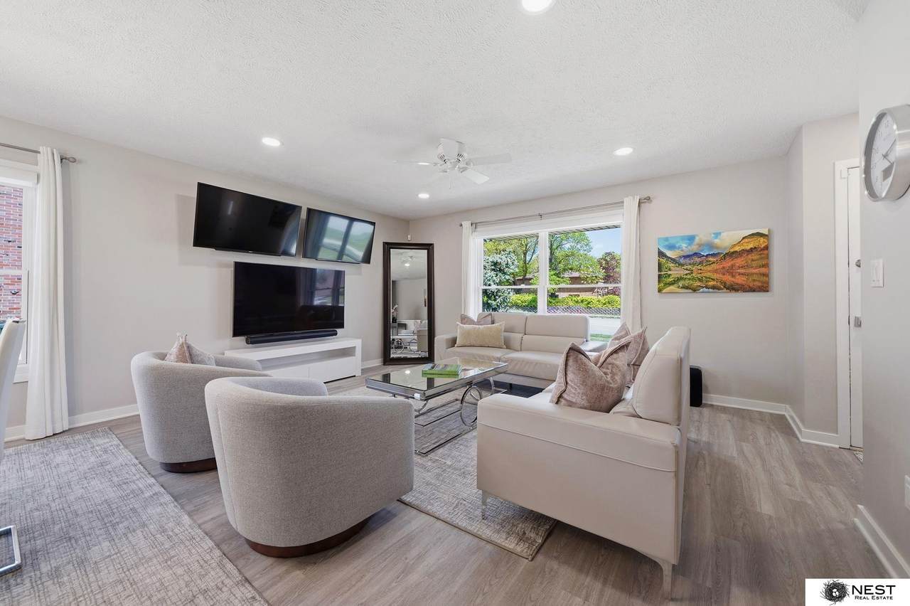 920 Carriage Way - Photo 1