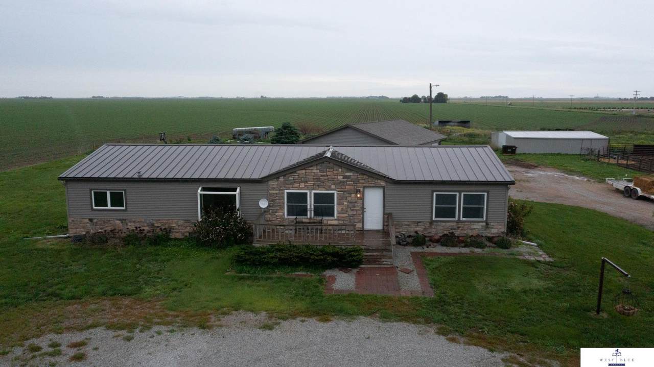 4352 Mckelvie Road - Photo 1