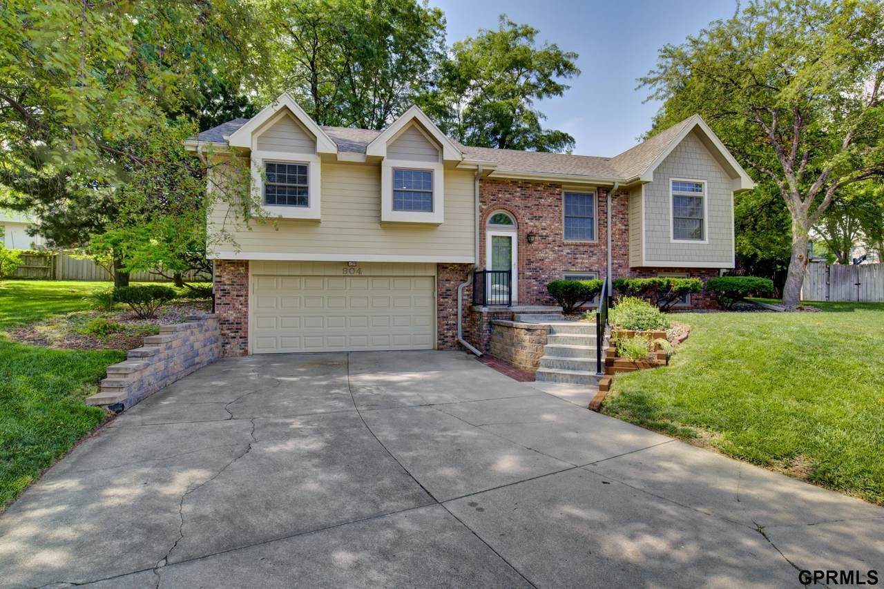 904 Edgewood Boulevard - Photo 1